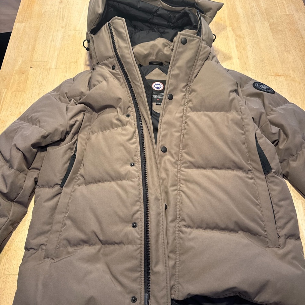 Canada Goose Wyndham Parker Men’s jacket size medium